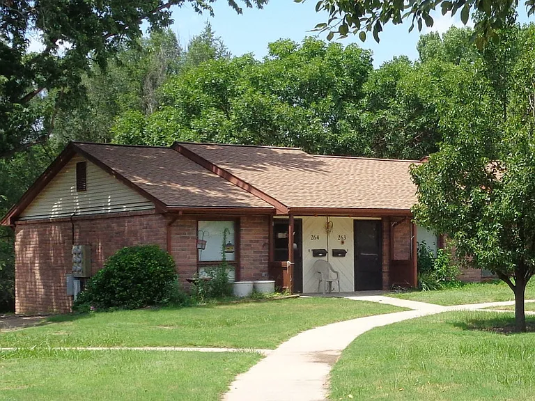 Heritage West Apartments — Photo 17