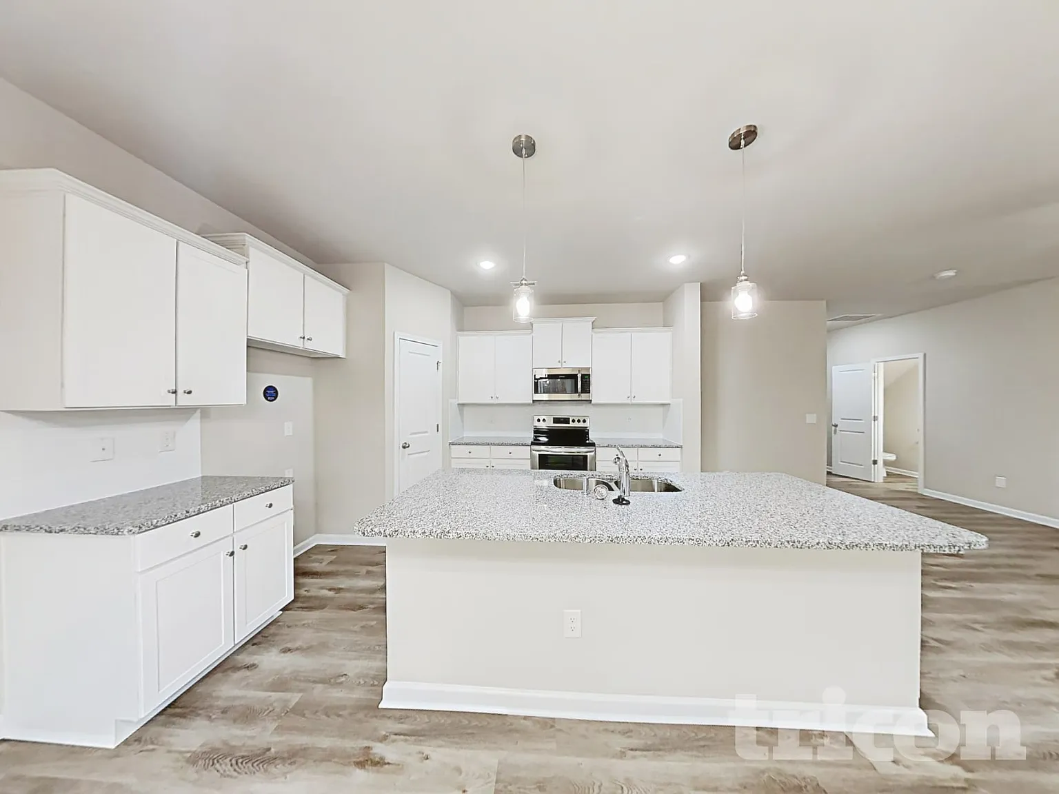 135 Spring Knoll Drive Charlotte NC — Photo 4