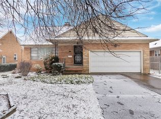 4464 W 224th St, Fairview Park, OH