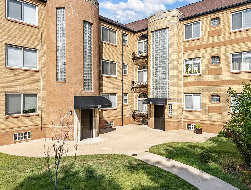 Building Photo - 6010-20 S Kingshighway