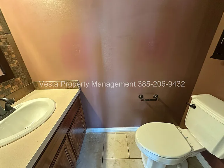 1293 W 570 N — Photo 6