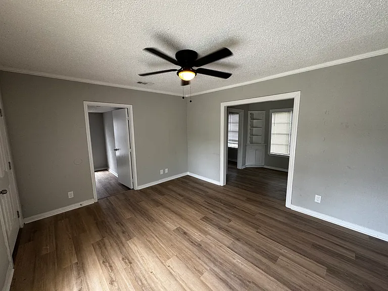 1717 Hemphill Dr — Photo 4