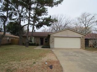 802 Matthews Ct, Arlington, TX 76012