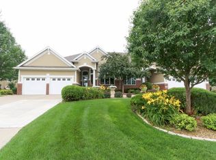 874 Burr Oaks Dr, West Des Moines, IA 50266