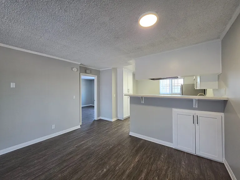 Villa Del Sol Apartments — Photo 172