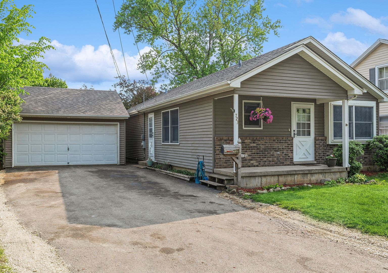 723 E Prairie St, Marengo, IL 60152 Zillow