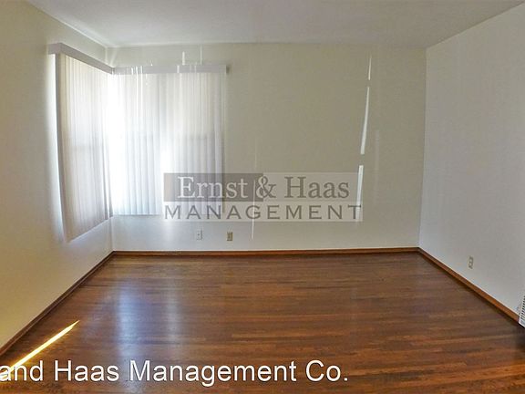 2nd image of 1047 E 1st St Unit 2