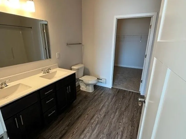 Cottage Grove Commons: Gaston — Photo 21