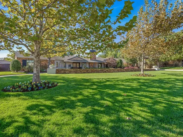 1632 Queenstown Rd, Nichols Hills, OK 73116