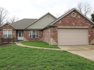 2469 Crestview Dr, High Ridge, MO 63049