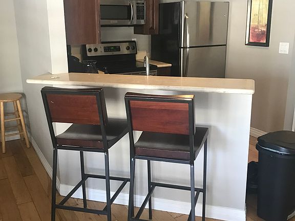 5th image of 490 Elm Dr Unit 206