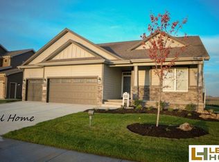 11214 S 114th St, Papillion, NE 68046