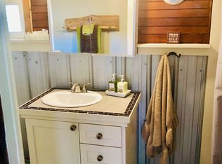 489 Sandy Shore Dr, Mount Bethel, PA 18343