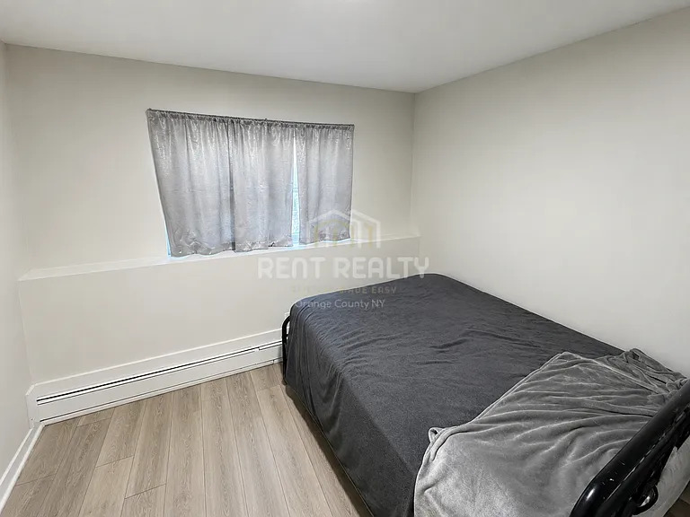 562 High St — Photo 6