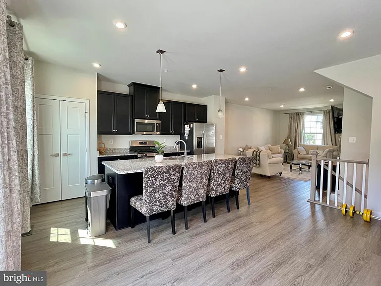 1518 Wilmer Park Ln — Photo 18