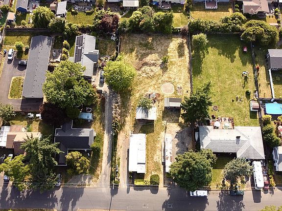 4th image of 9387 SE 55th Ave