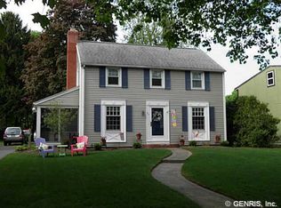 27 Thorncliffe Dr, Rochester, NY 14617