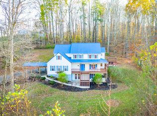 639 New Clear Branch Rd, Rocky Top, TN 37769