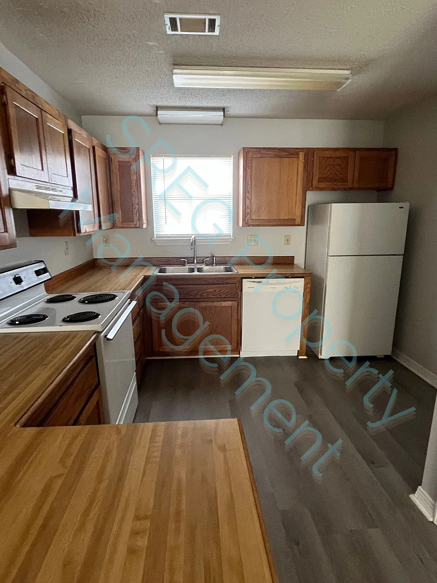 Building Photo - 1220 Clifton St #1-D