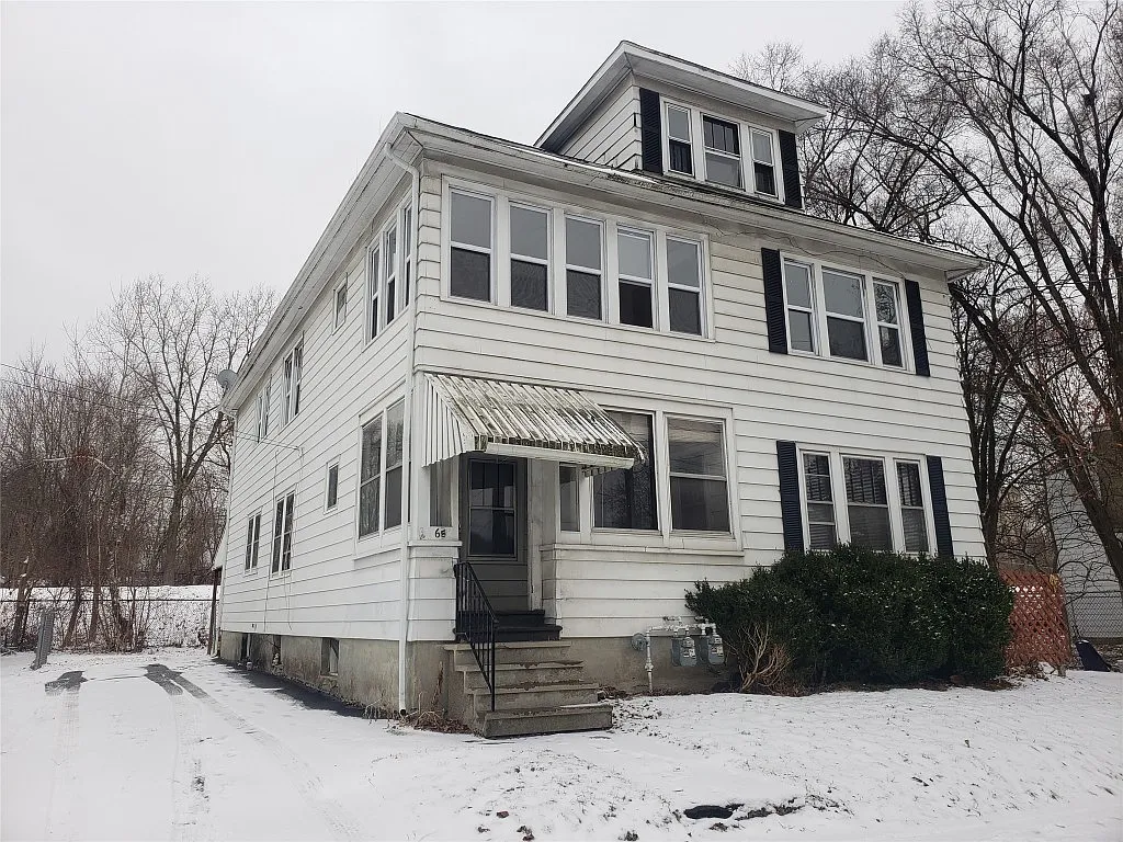 65 Lake Ave photo 1
