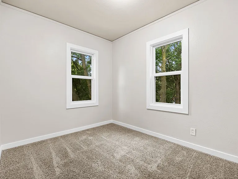 2900 Oxford St — Photo 8