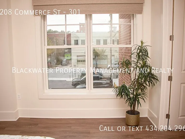 1208 Commerce St #301 — Photo 41
