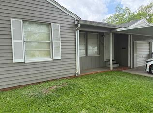 2909 Boyd Ave, Groves, TX 77619