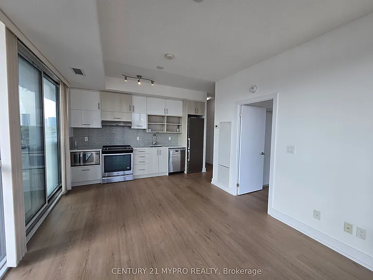 150 Fairview Mall Dr #802 — Photo 37