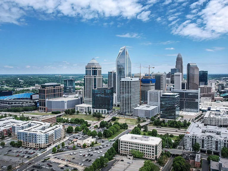 The Crown of Queen City — Photo 28