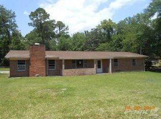 6401 Gregory St, Moss Point, MS 39563