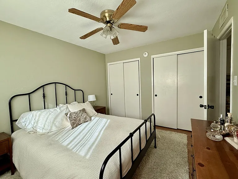 2210 T St — Photo 16