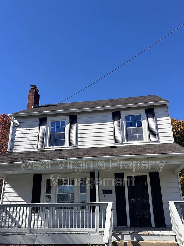 3 bed, 1.5 bath, $1,800 — Photo 1