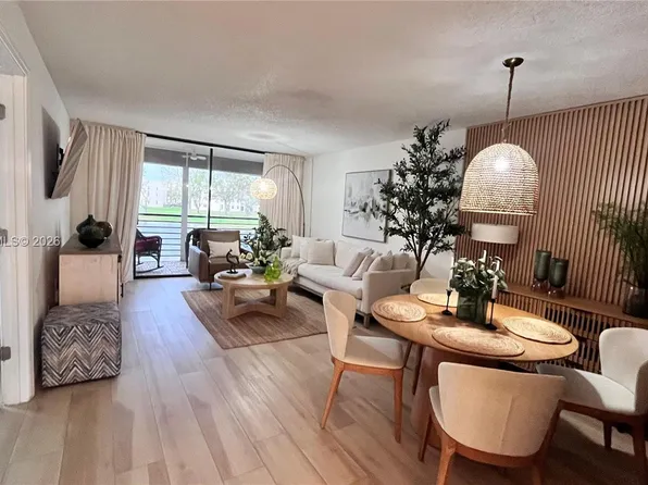 10303 Sunrise Lakes Blvd APT 211, Sunrise, FL 33322