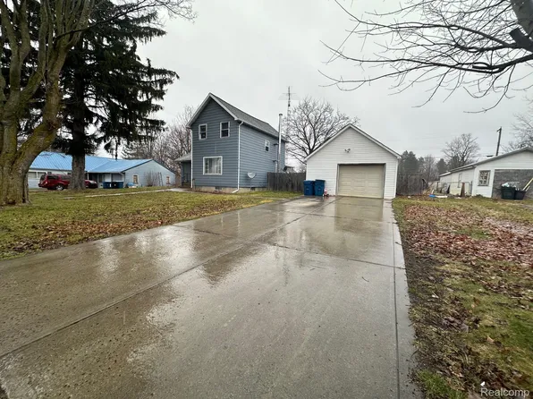6129 2nd St, Mayville, MI 48744
