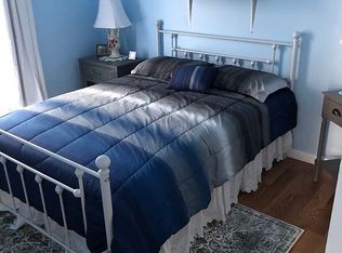 121 Glenbrook Dr, Dingmans Ferry, PA 18328