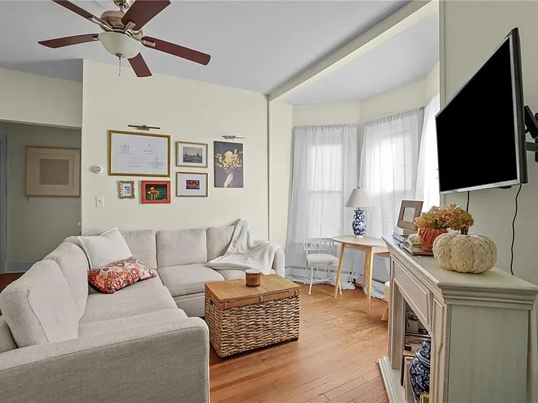 12 Catherine St #3 — Photo 3