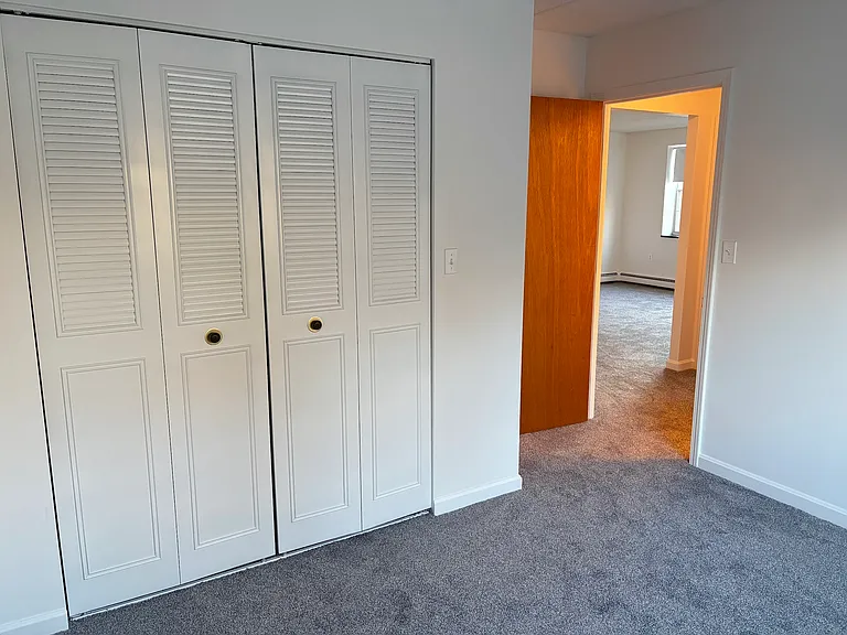 Lexington St Apartments — Photo 111