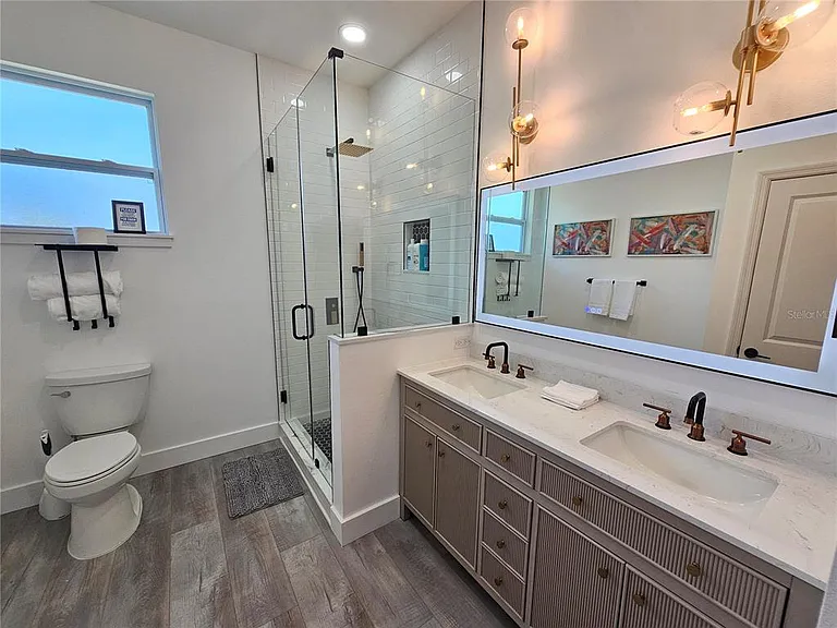 2075 Jewell Ave — Photo 40