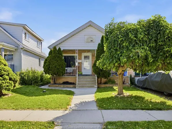 1172 Marion Ave, Windsor, ON N9A 2J4