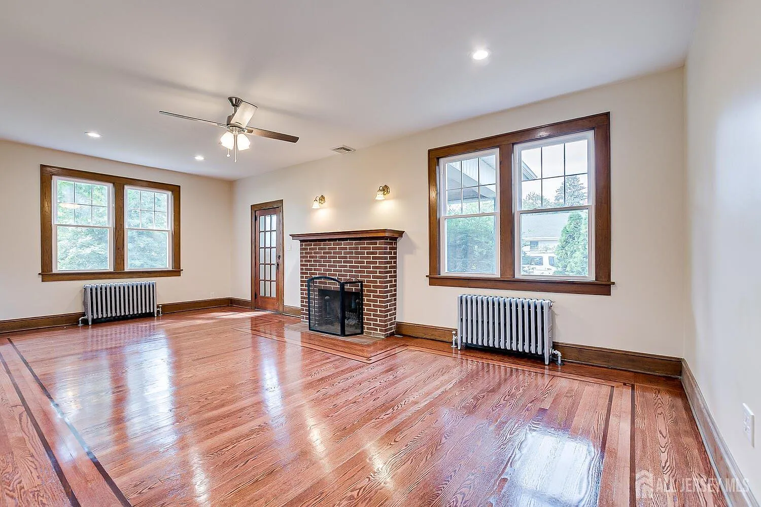 8 bed, 3.0 bath, $6,800 — Photo 3