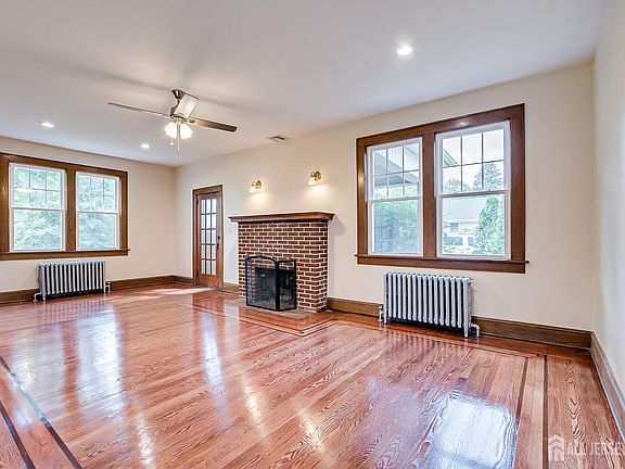 3rd image of 338 Buckelew Ave