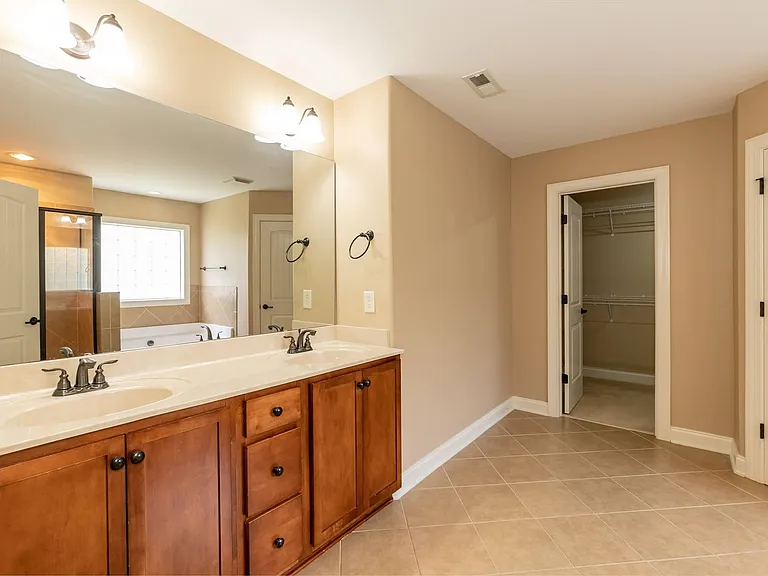 913 Steelhorse Dr — Photo 8