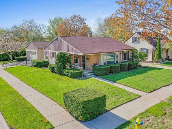 1138 Thrush St, Green Bay, WI 54303