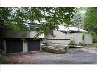 11 Dogwood Ln, Pomona, NY 10970
