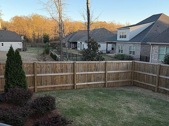 5th image of 609 Overbrook Ln