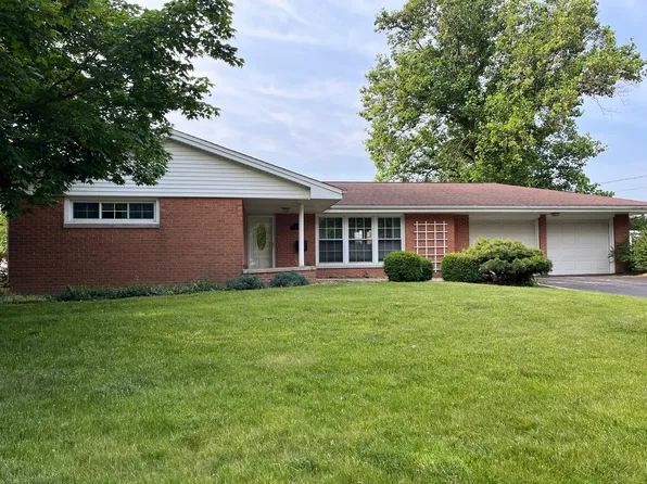6 W Concord Dr, Lexington, IL 61753