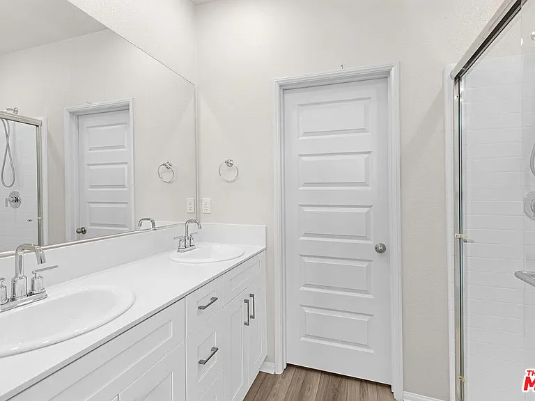 220 Lockhart Way — Photo 19