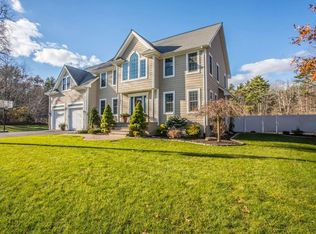 23 Wood Duck Rd, Acushnet, MA 02743