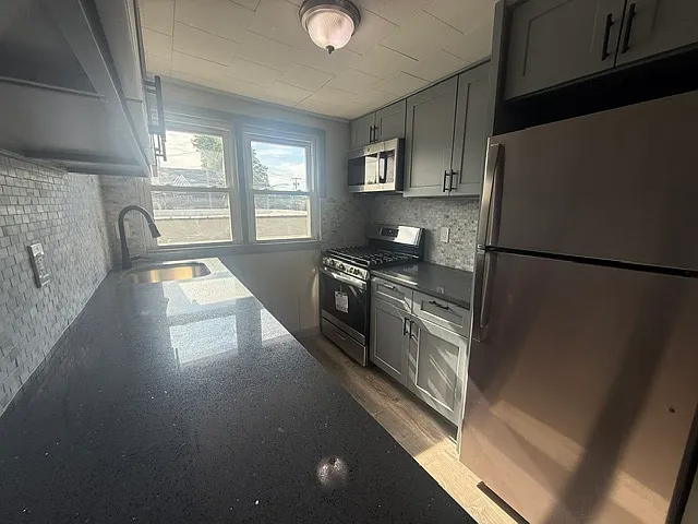 1 bed, $2,500 — Photo 1