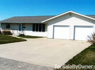 310 W 4th St, Wayland, IA 52654